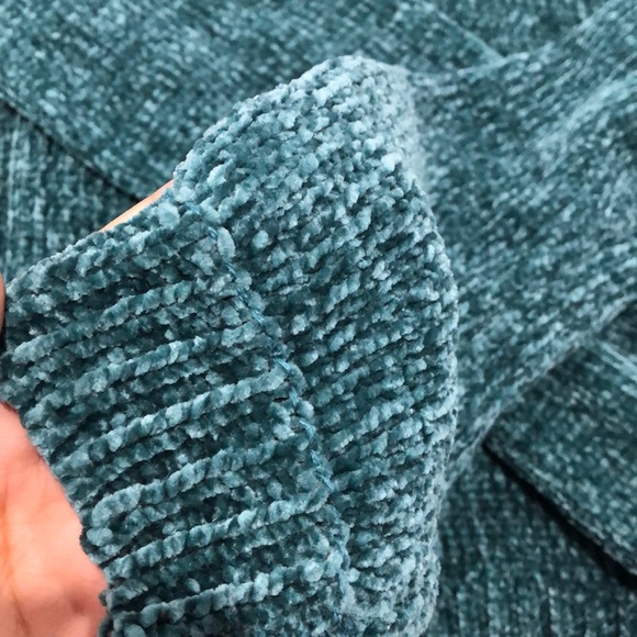 SUPER SOFT SWEATER 🐢💚 - Picture 2 of 2